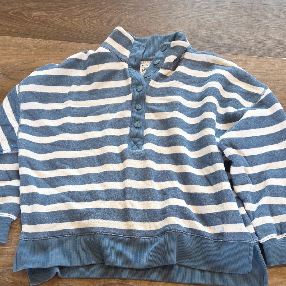 American Eagle Outfitters Cozy Cream Pullover